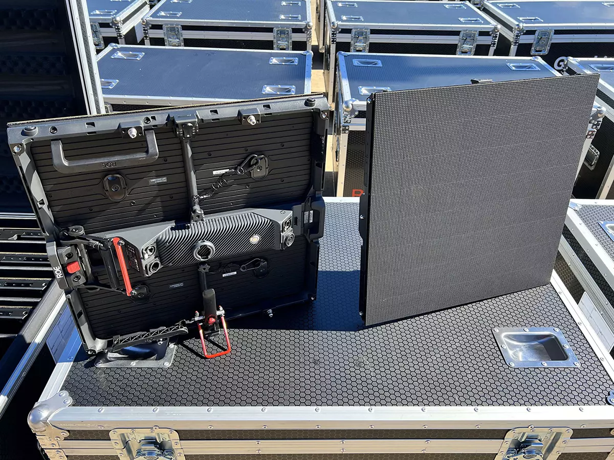 ROE  led display screen